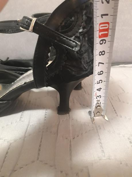 Spolocenske topanky, 37