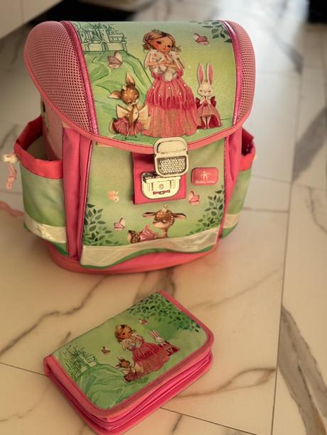 Skolka taska a peračník, 