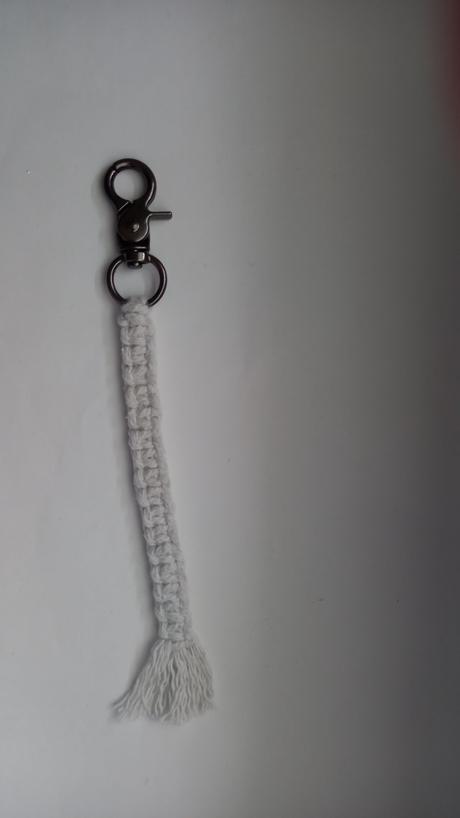 Kľúčenka macrame, 