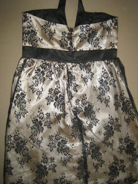 Zlaté šaty s čiernou čipkou, m