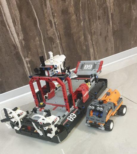 Skladačka  kópia  lega technic 42076  - vznášadlo, 