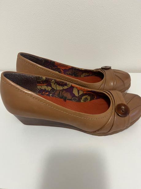 Poltopánky na opätku, baťa,40