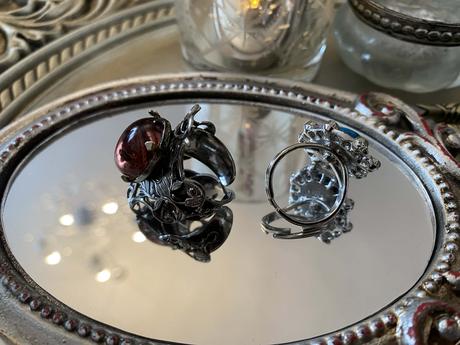 Prsteň s hnedým očkom, 