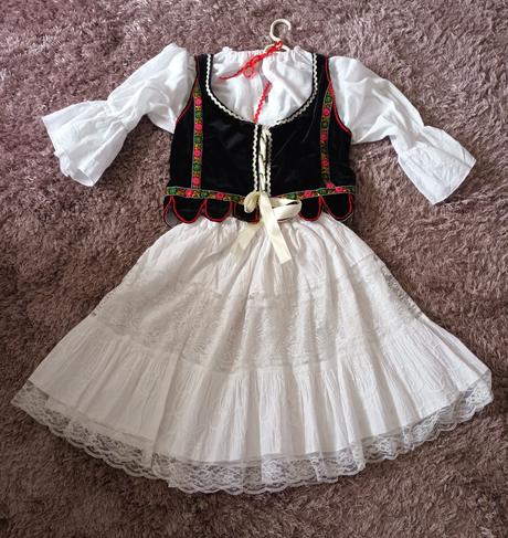 Dievčenský kroj na 10rokov, 152