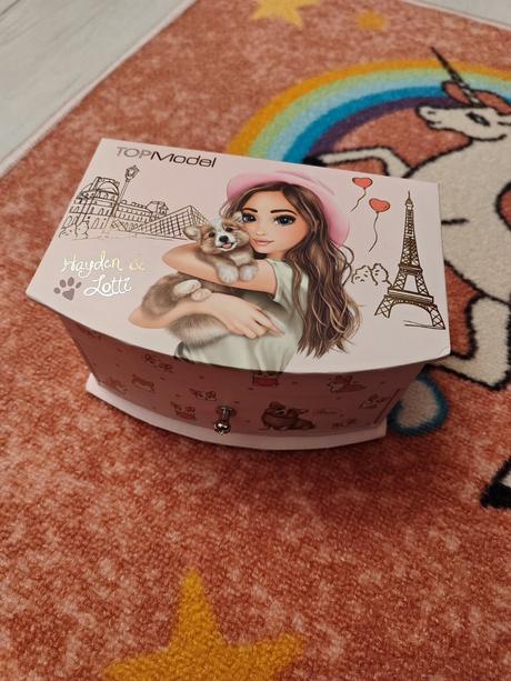 Šperkovnica top model,