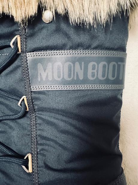 Tmavomodré vyššie snehule zn. moon boot, 40