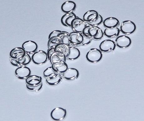 Koralky 4, 6, 8 mm, nite, stuhy, ostatne, 