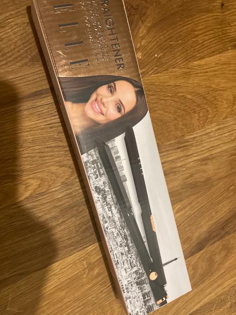 Elle zehlicka na vlasy,