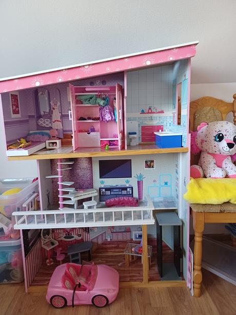 Barbie domček,