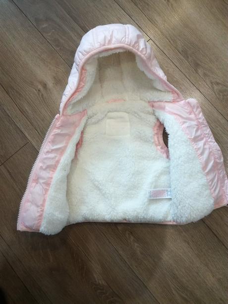 Krásna vestička ako nová, f&f,62