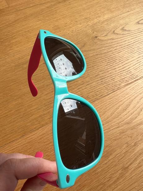 Dievcenske slnecne okuliare s puzdrom, 