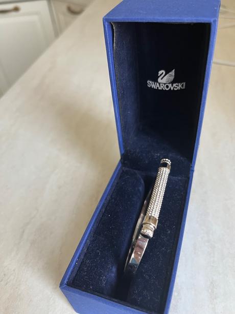 Swarovski naramok, swarovski