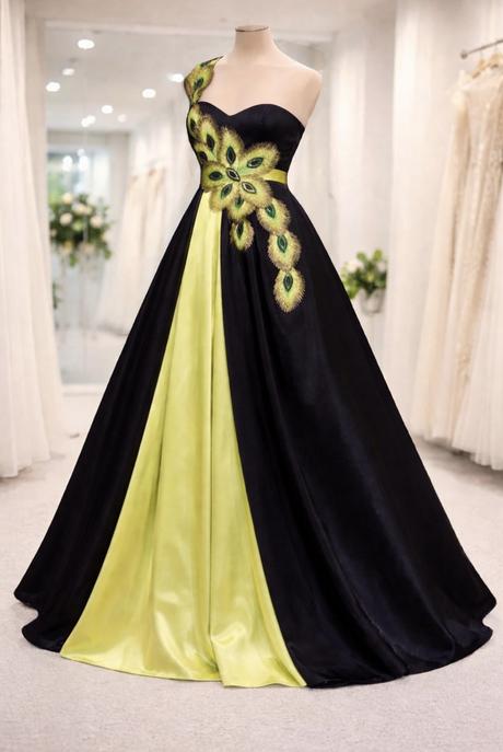 Plesové spoločenské šaty s aplikáciou s-m, m