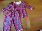 Kárované flanelove pyžamo, 86