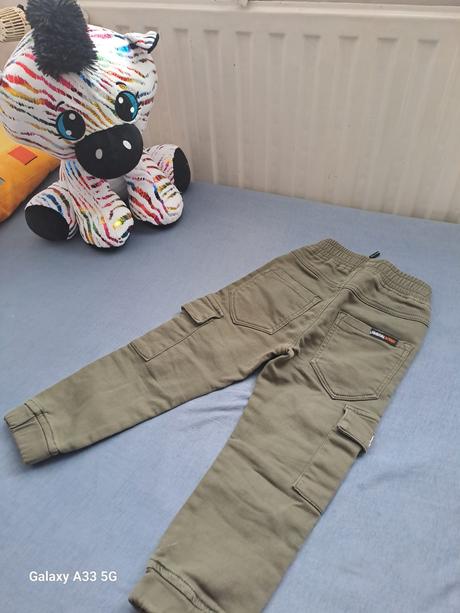 Nohavice č.cca 104, 104