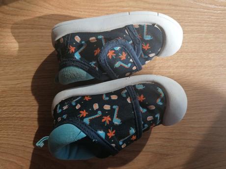 Topánočky s potlačou dinosaurov, h&m,20