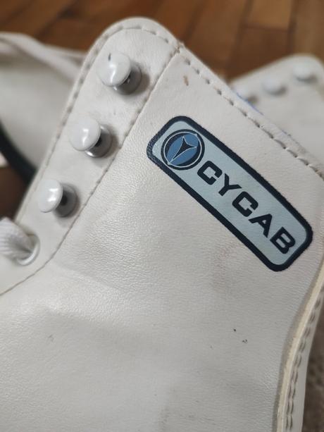 Dievčenské korčule na ľad, 34