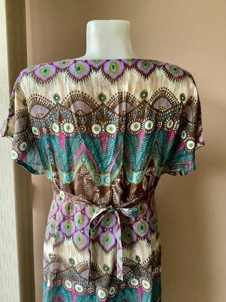 Krásne lahucke bavlnene šaty, 40