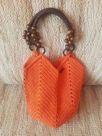 Háčkovaná kabelka, 