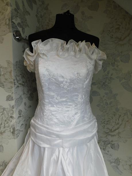Luxusne svadobne vintage šaty, 38