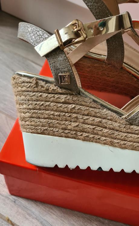 Sandále na platforme zn laura biagiotti, 36