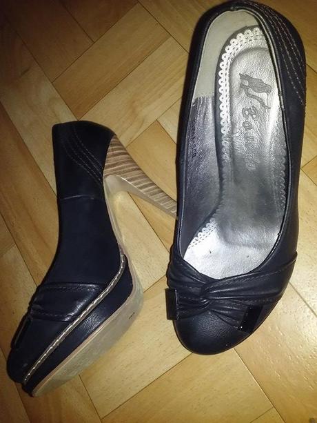 Rôzne topánočky, 38