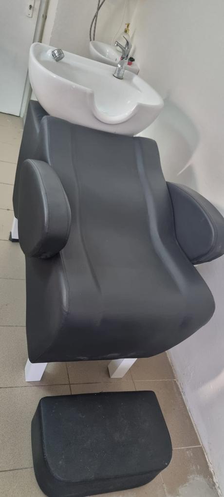 Kadernicky umyvaci box s umývadlom,