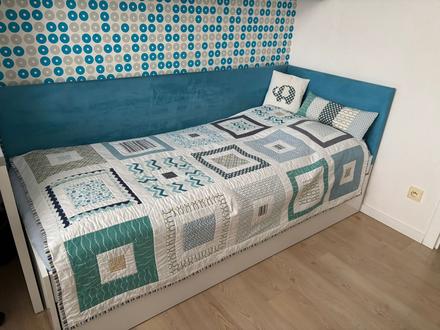 Obojstranny patchwork prehoz na detsku postel, 