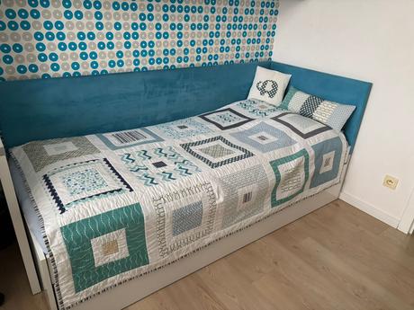 Obojstranny patchwork prehoz na detsku postel, 