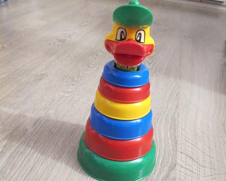 Kačica s navliekacími krúžkami,