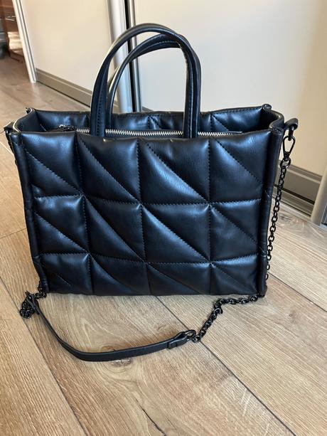 Kabelka, stradivarius