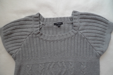 Pletená šedá vesta, amisu,s