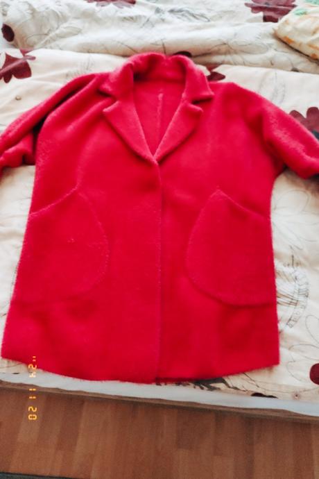 Cyklamenovy kabát aplaka, 