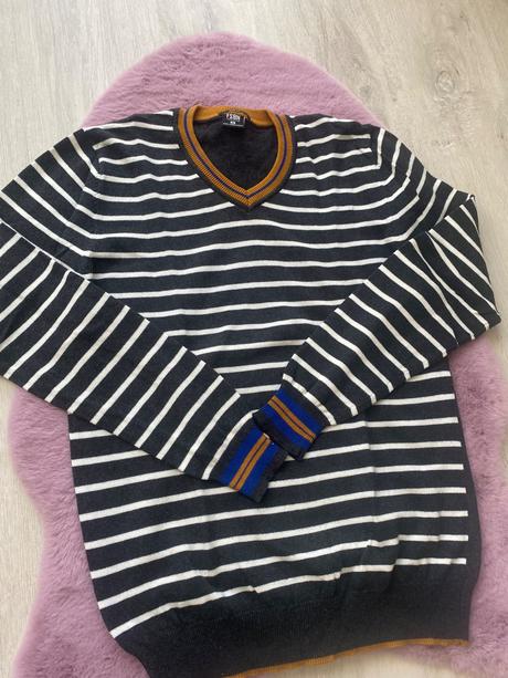 Sivy sveter s pásikmi, new yorker,m