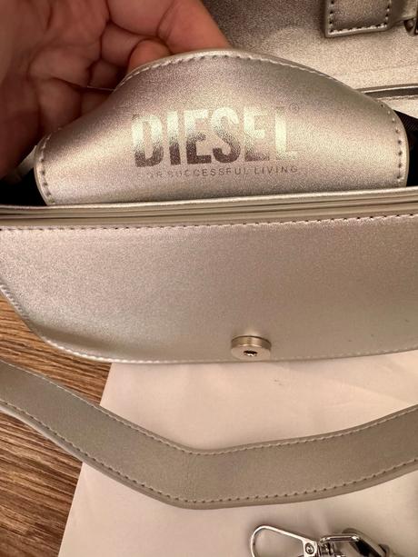 Kabelka strieborná, diesel