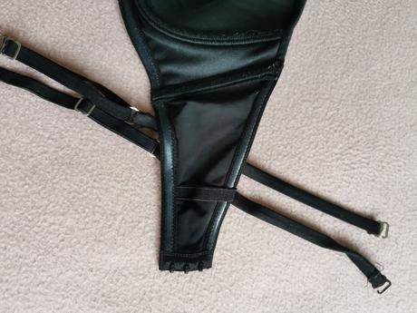 Samodrziaca podprsenka, 80b