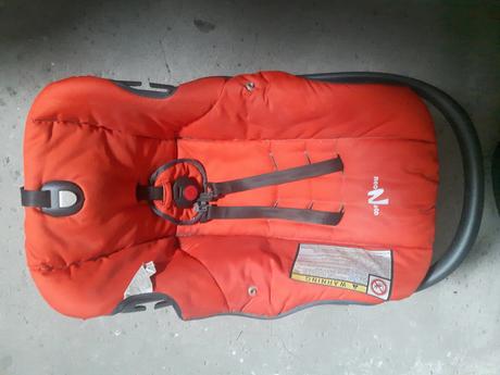 Autosedačka, neonato