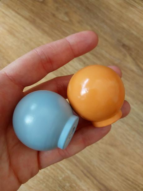 Drevené úchytky na komodu 10 ks, 