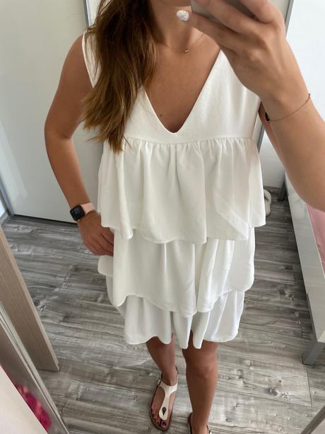 Letné šaty s volánmi, s