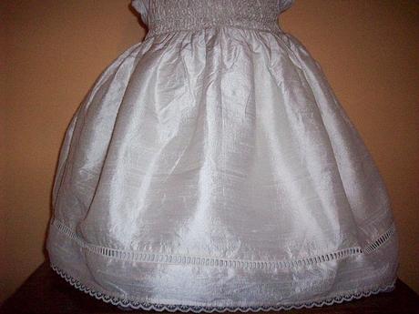 Smotanové šaty, 74