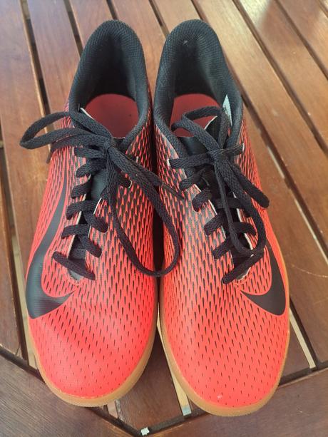 Halovky na futbal aj iné c.40, nike,40