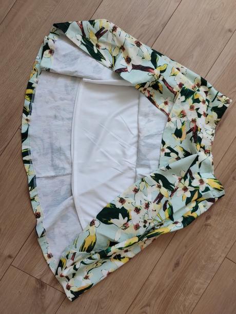 Kvetinová sukňa, s