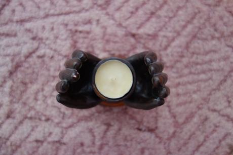 Svietnik na čajové sviečky - ruky, 