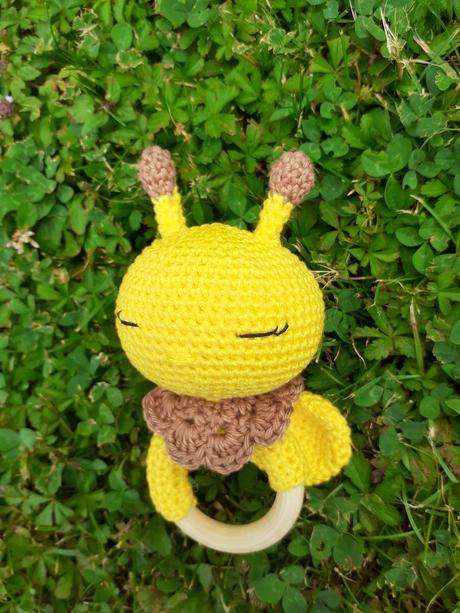 Hackovana hrkálka včielka + mojkáčik, 