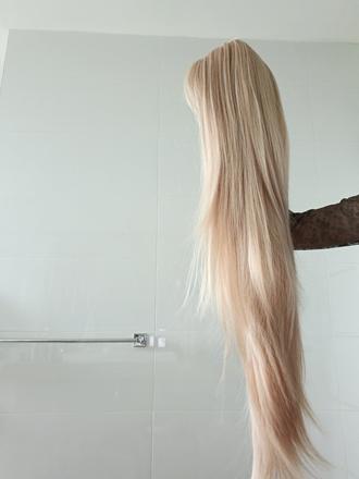 Dlhá blond parochňa,