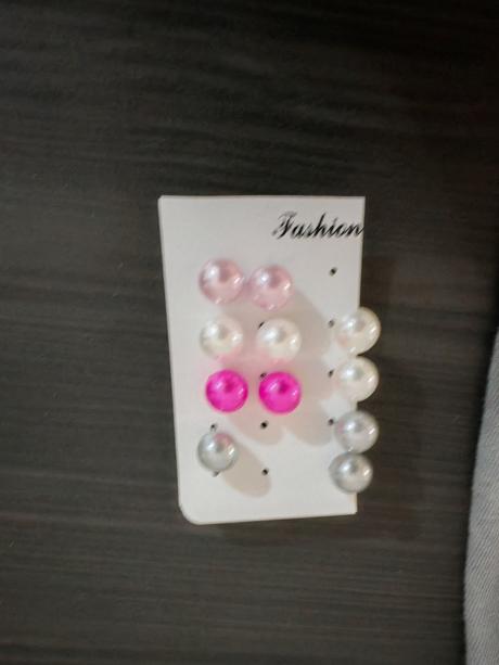 Náušnice perlicky, 