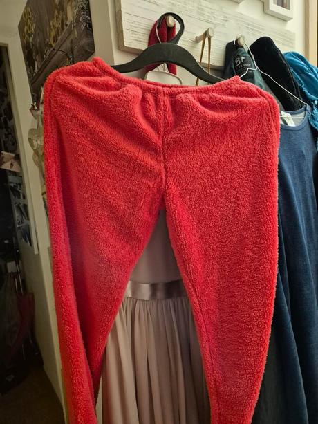 Pohodlny domaci komplet, 38