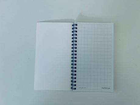 Papierový blok nokia x6 + originálna šnúrka s logo,