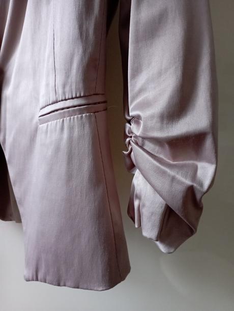 Krásne metalické sako, s