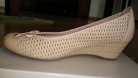 Kožené béžové topánky na platforme, zn. baťa, baťa,39